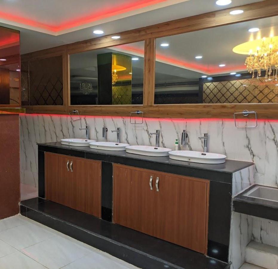 Gokul Raj By Wb Economy , Madhubani Hotel Exterior foto